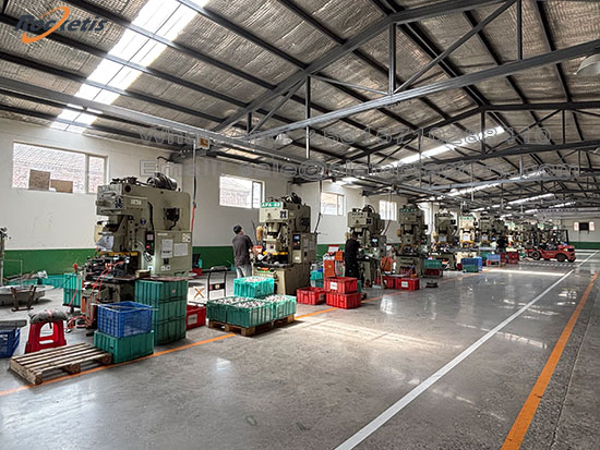 Proveedores de abrazaderas en China - Producción de abrazaderas con perno en T en acero inoxidable para alta presión 2