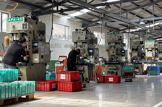 Fábrica de abrazaderas metálicas - Producción de abrazaderas con goma para soporte de tuberías en Tianjin 3
